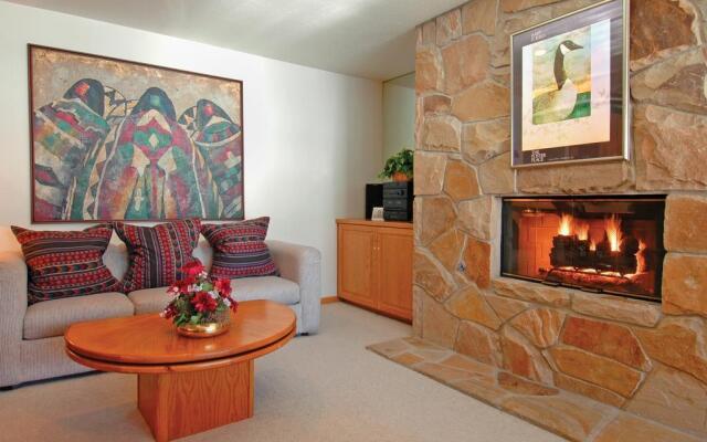 All Seasons Condominiums by All Seasons Resort Lodging