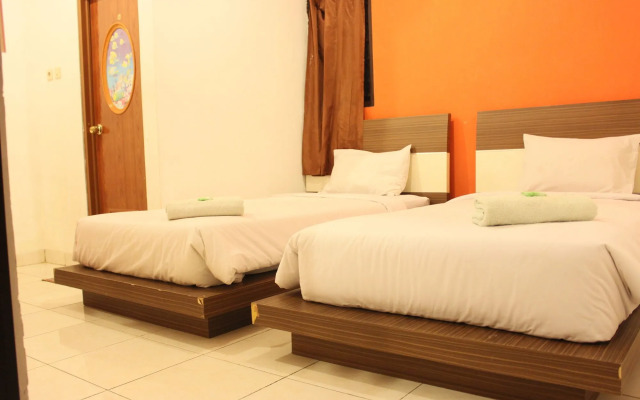 OYO 1251 Residence 8