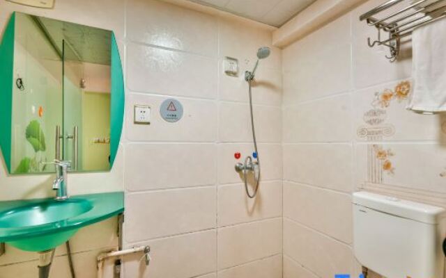 Chenxi Apartment Hotel