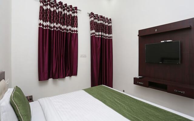 OYO 14971 C D Guest House