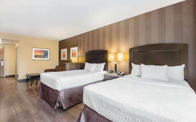 La Quinta Inn & Suites by Wyndham Bel Air/I-95 Exit 77A