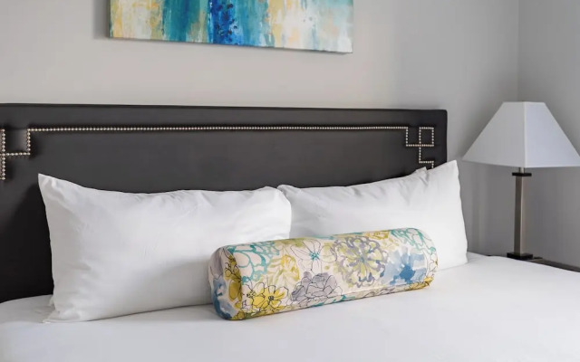 Well-Appointed 2BR - Cicero 2N