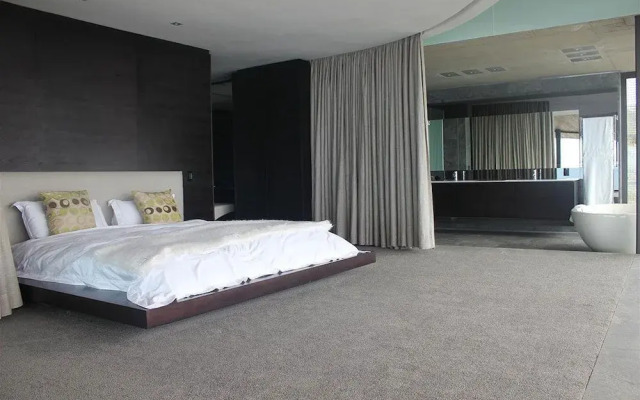 3 The Cove