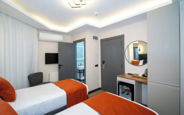 Отель Robin Hotel