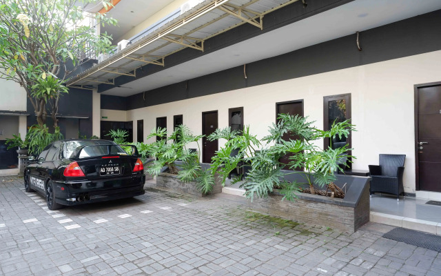 Urbanview Hotel Solo Tiara