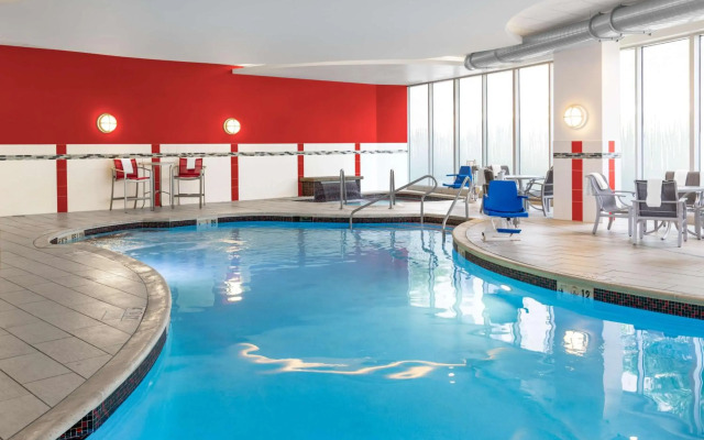 Hampton Inn & Suites Madison / Downtown