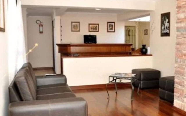 Hotel Ayres Colonia