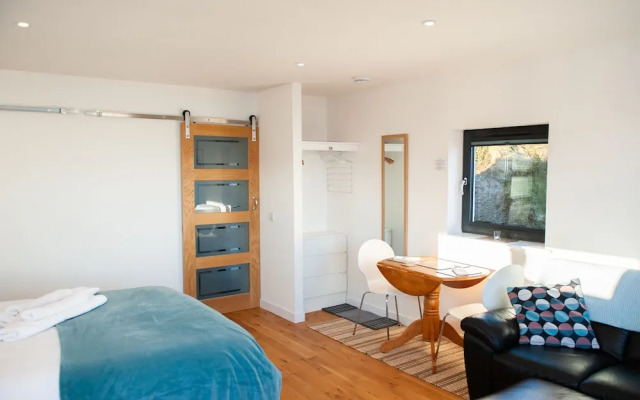 Croft 7 Geary Self Catering Studio