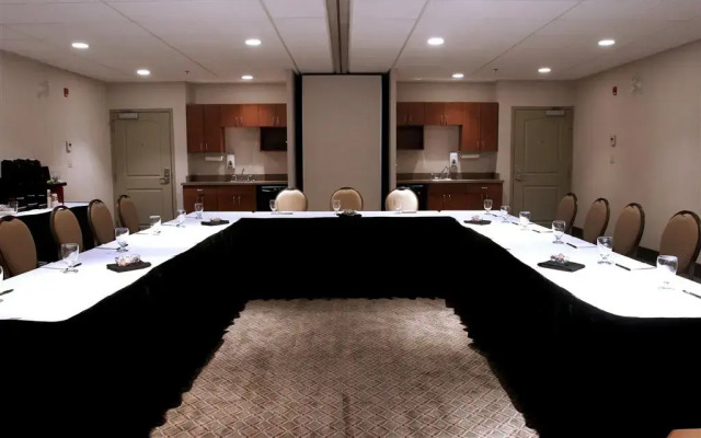 Service Plus Inns and Suites Calgary