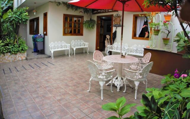 Hostal Macaw