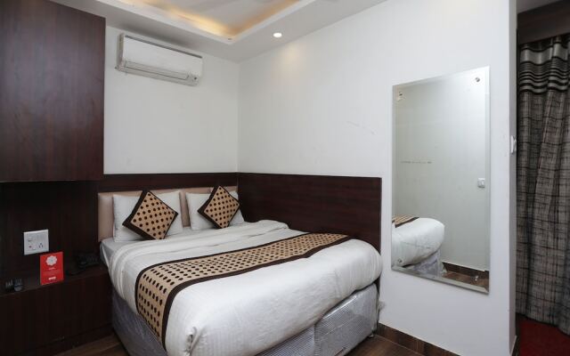 OYO 12503 Hotel Corner Point