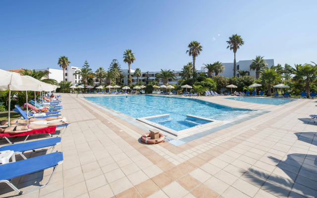 Tigaki Beach Hotel