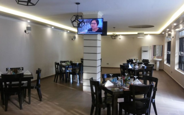 Tripplex Hotel