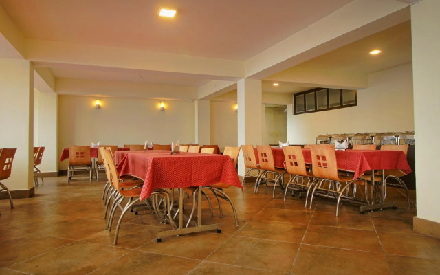 Taktse Continental by OYO Rooms