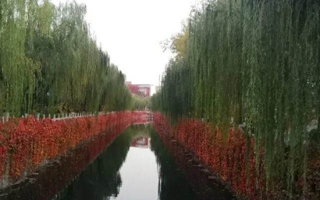 Chengjiang Yanhu Inn