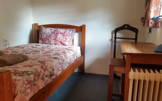 Designer Cottage B&B