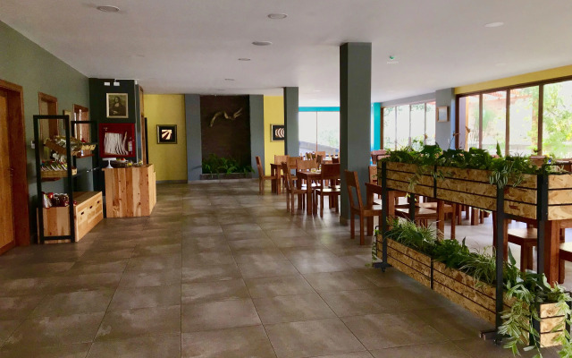 Ilalo Garden Hotel & Restaurant