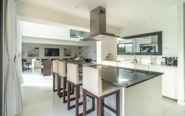 high luxe Villa Cannes 6bdrooms heated pool Sauna cinema room