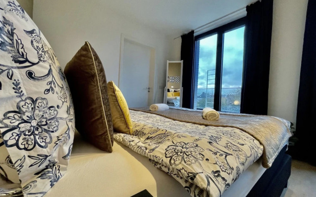 One Lux Stay near Diamond District