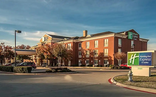 Holiday Inn Express & Suites Dallas – Plano North