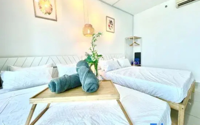 R 1-5Pax Cozy Home SetiaAlam 100mpsWifi&TV Trefoil