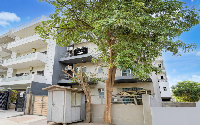 Super Townhouse Sector 53 Golf Course Road