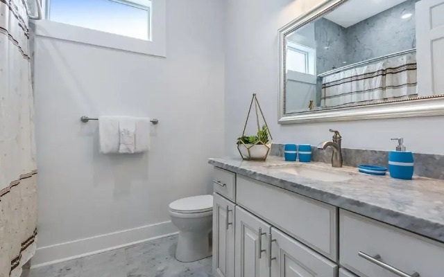 Newly Renovated 4BD Penthouse