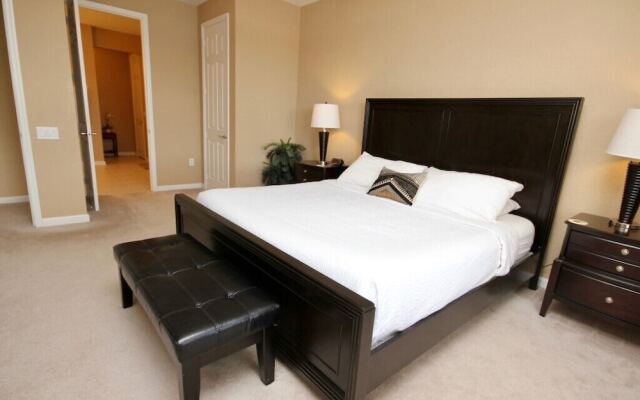 Lake View Delight 3 Bedroom Condo