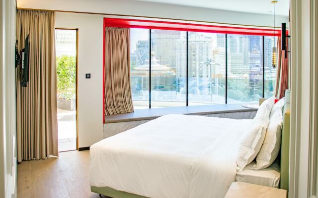 YOHO Resorts World Hotel