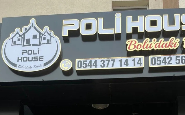 Poli House