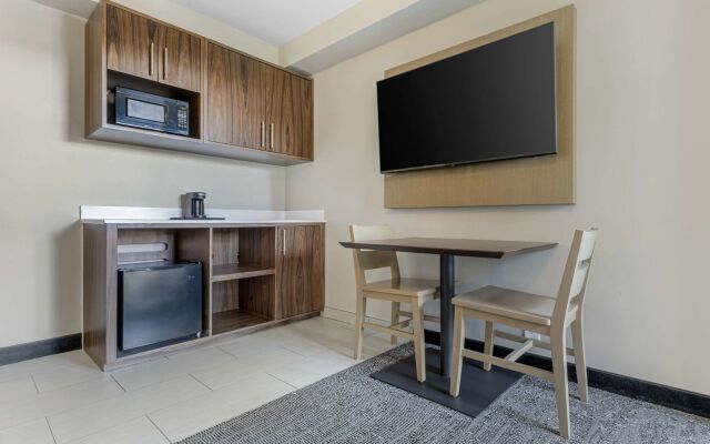 Country Inn & Suites by Radisson, Vallejo Napa Valley, CA