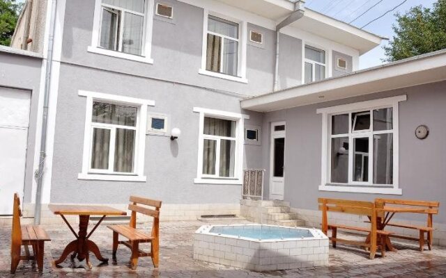 Lux Hotel