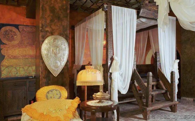 Trivia Antique Hotel