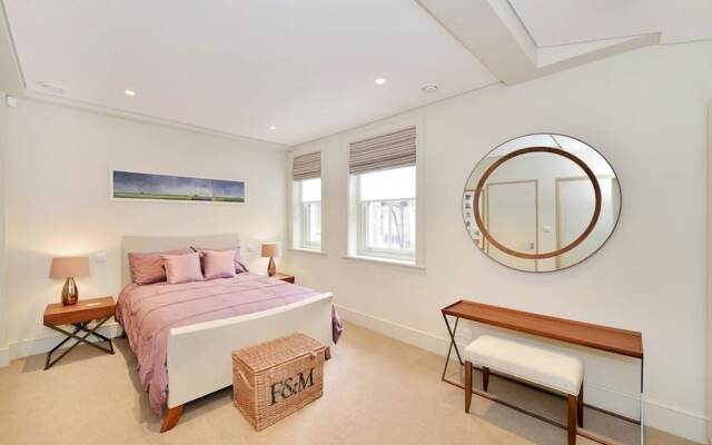 Charming 3-bed House in London
