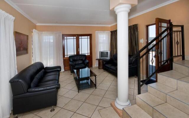 Dolphin Dance Lodge