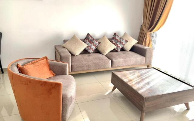 Luxury Two-Bedroom Apartment in amazing place Lukomorye E5