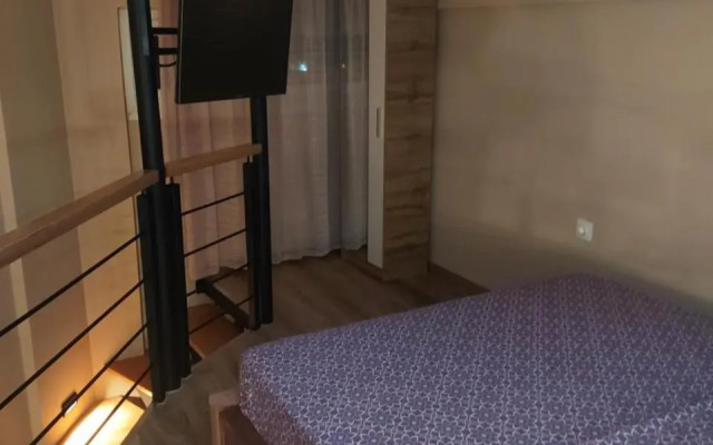 Lefis House