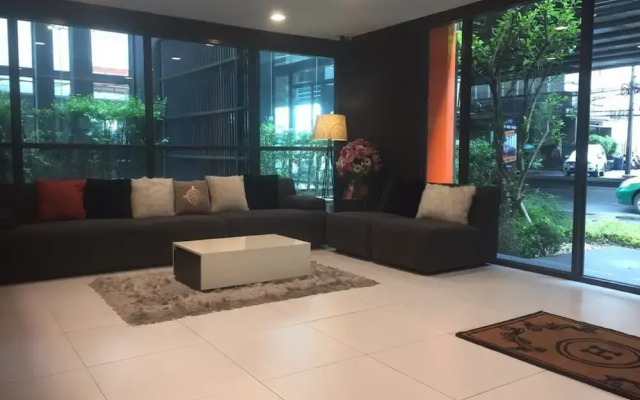 Apartment at Punnawithi BTS