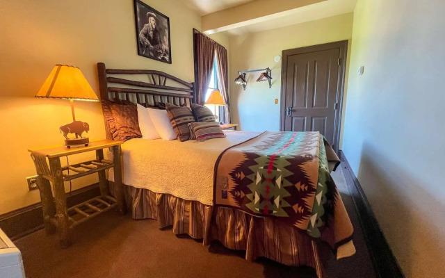 Sheridan Inn, B/W Signature Collection