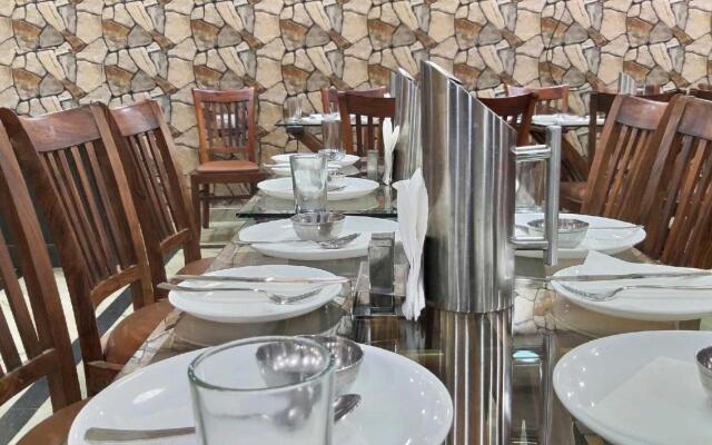 OYO 10752 Hotel Sitara International
