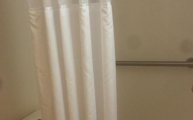 Canby Inn And Suites