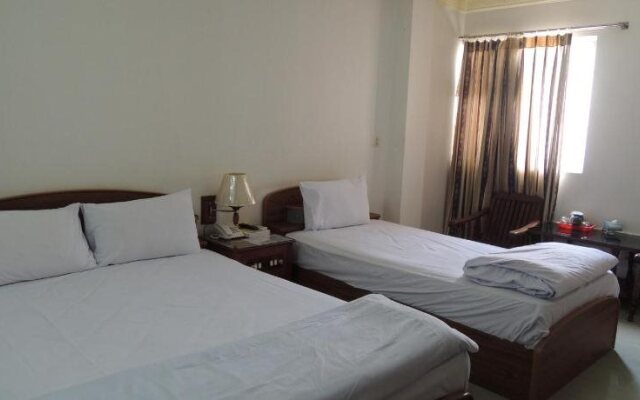 Favour Hotel