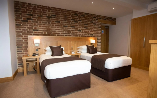Tewinbury Farm Hotel