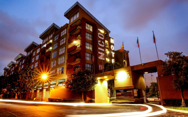 The Nicol Hotel and Apartments