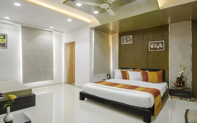 Hotel Yash Regency