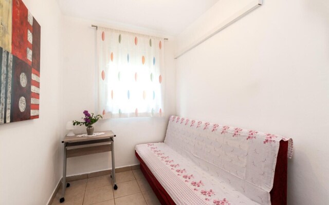 Awesome Apartment in Rovanjska With 2 Bedrooms and Wifi