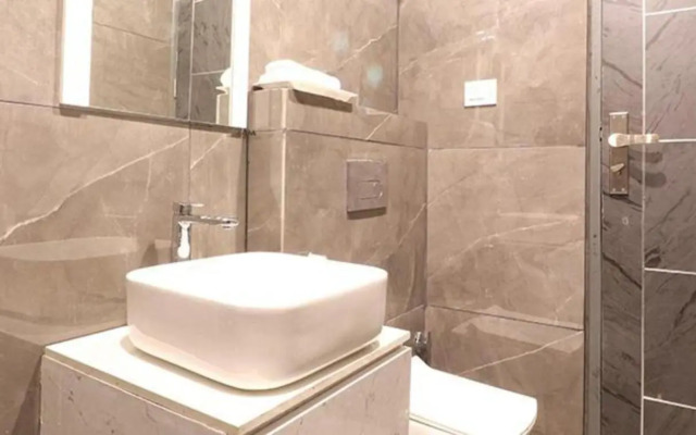 FabHotel Prime AV Royale