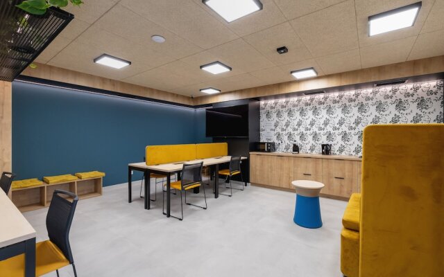 Bright Apartment Kraków by Renters