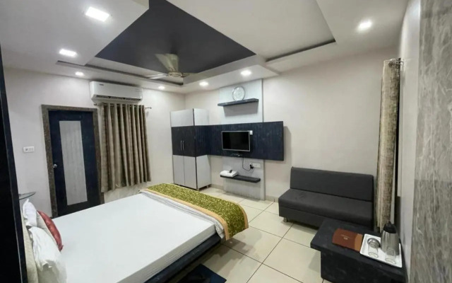 Hotel Gopi Palace