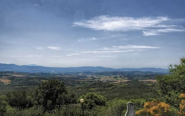 Farmhouse in Paciano With Pool & Scenic Views